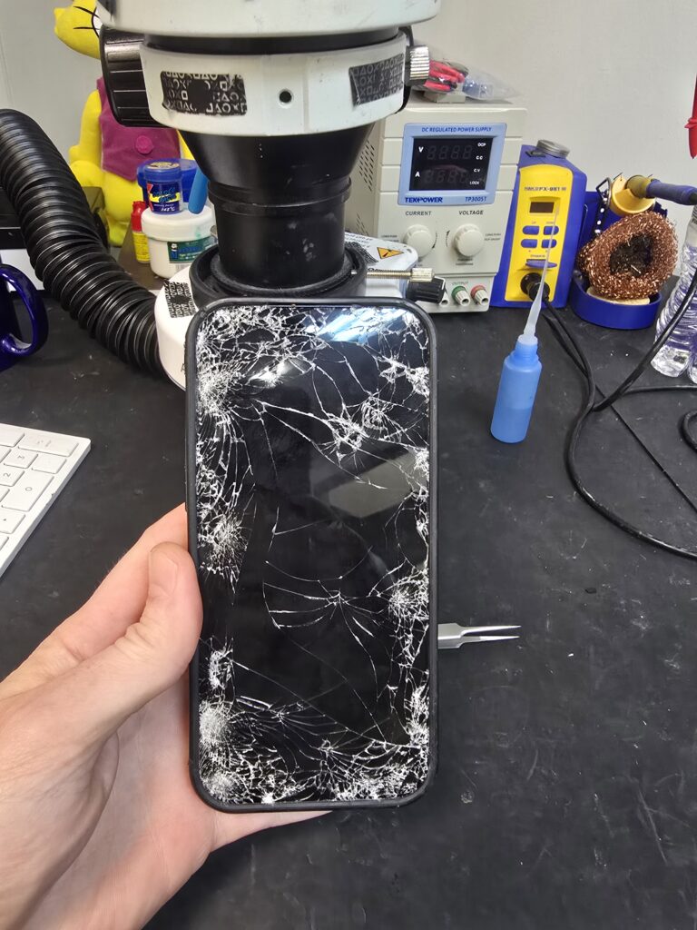 iPhone screen repair in Virginia Beach at iFix 757