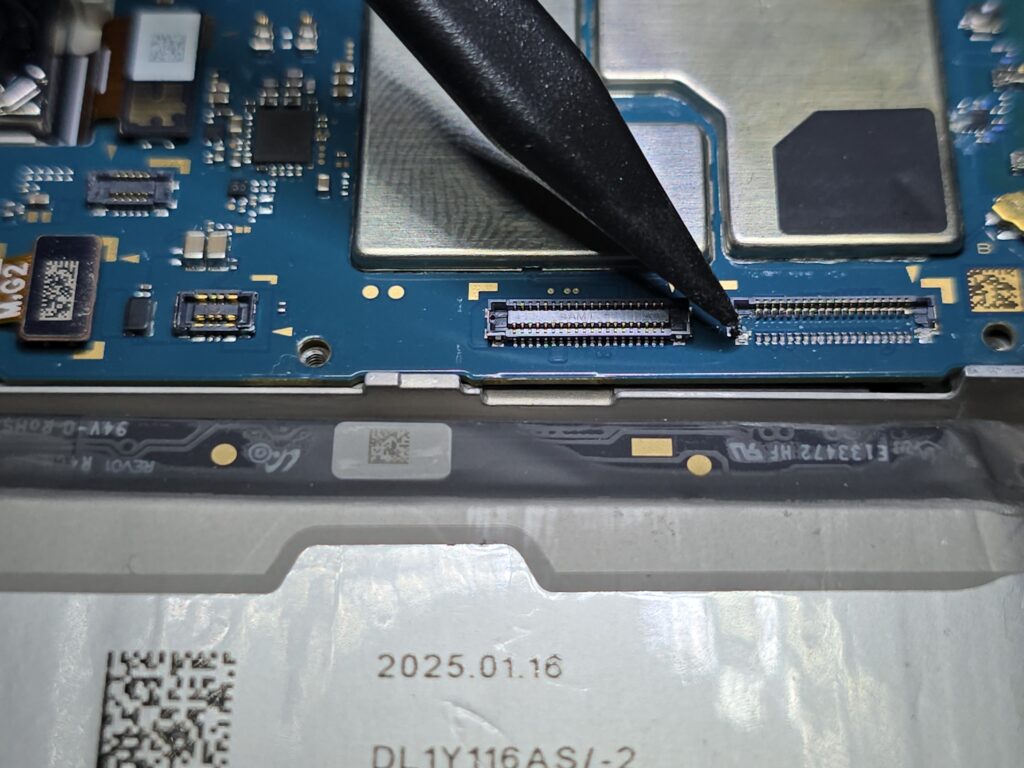 Damaged FPT connector on Samsung Galaxy A series! Yes we micro-solder!  