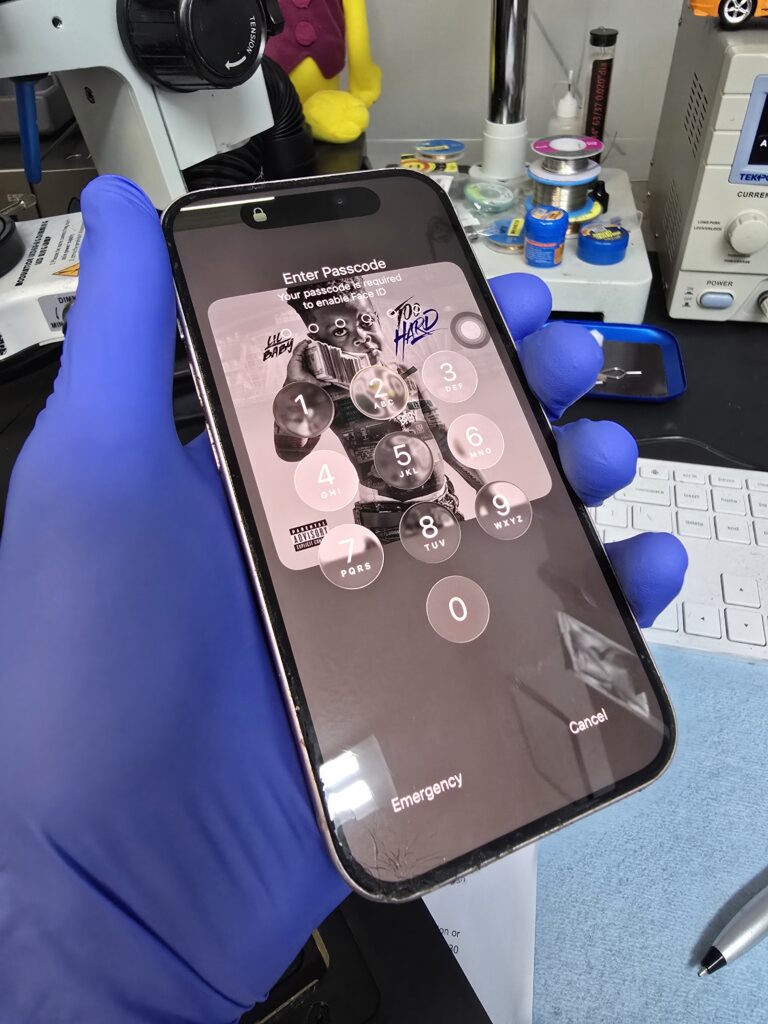 iPhone 15 screen replacement completed at iFix 757 in Virginia Beach